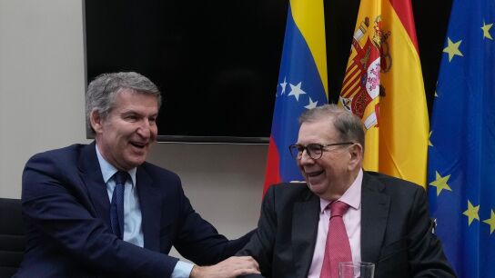 Alberto N&uacute;&ntilde;ez Feij&oacute;o junto al l&iacute;der opositor de Venezuela, Edmundo Gonz&aacute;lez Urrutia, este jueves. 