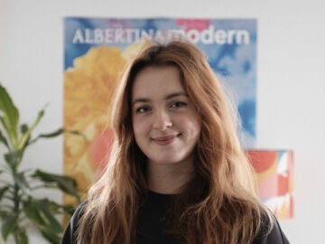 Autumn Woods autora de 'Night Shade' en una foto promocional