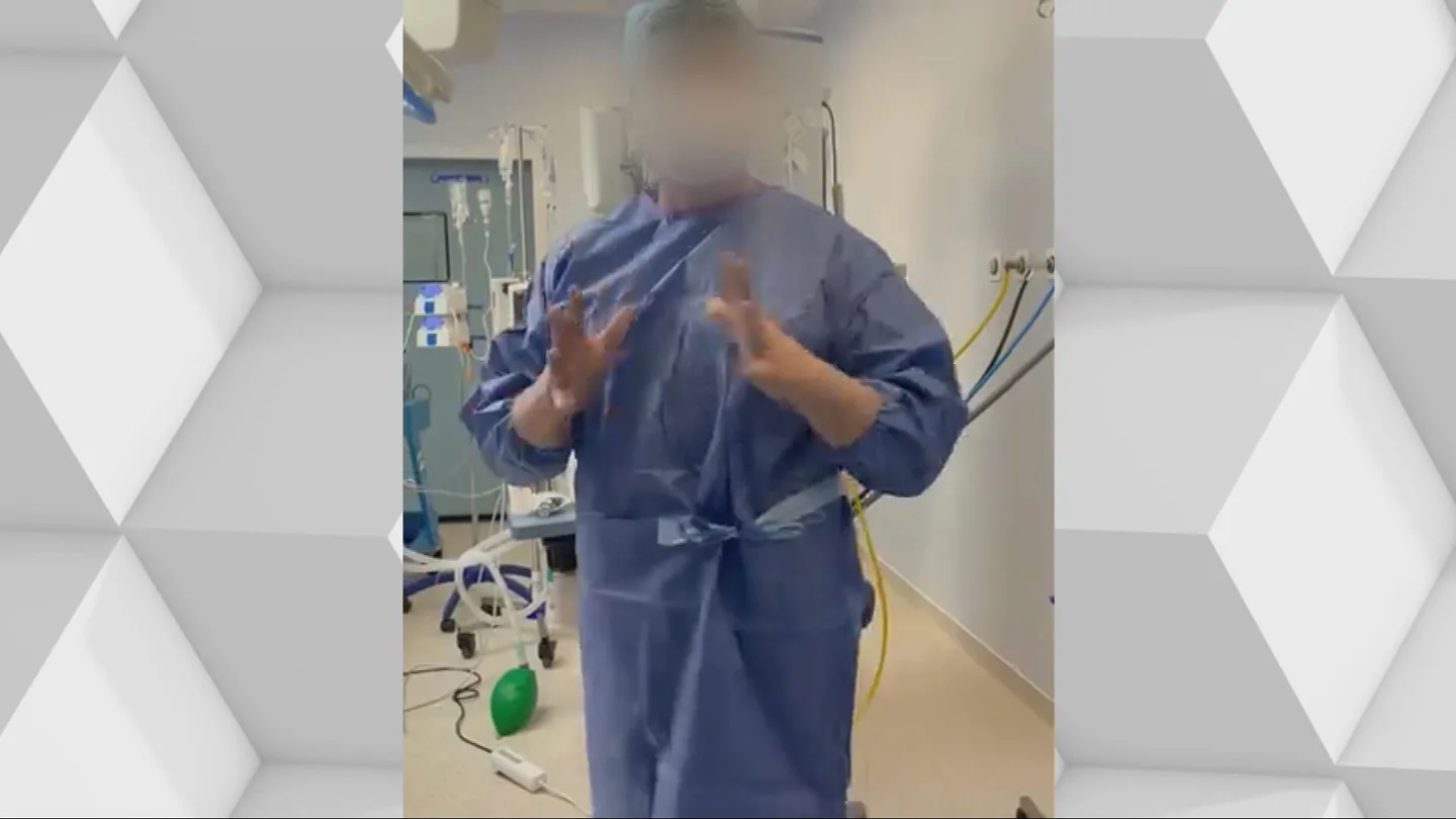 Imágenes del cirujano de Murcia que habría violado a una paciente cuando estaba sedada. Imágenes del cirujano de Murcia que habría violado a una paciente cuando estaba sedada.