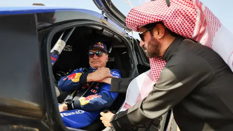 Carlos Sainz tras finalizar el Dakar 2026 Carlos Sainz tras finalizar el Dakar 2026