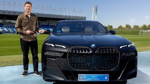 Xabi Alonso BMW i7