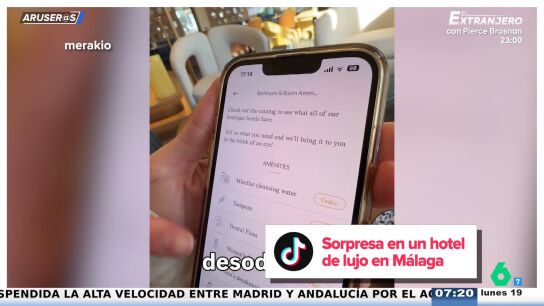 Una pareja alucina con la sorprendente lista gratuita de productos b&aacute;sicos de su hotel de M&aacute;laga
