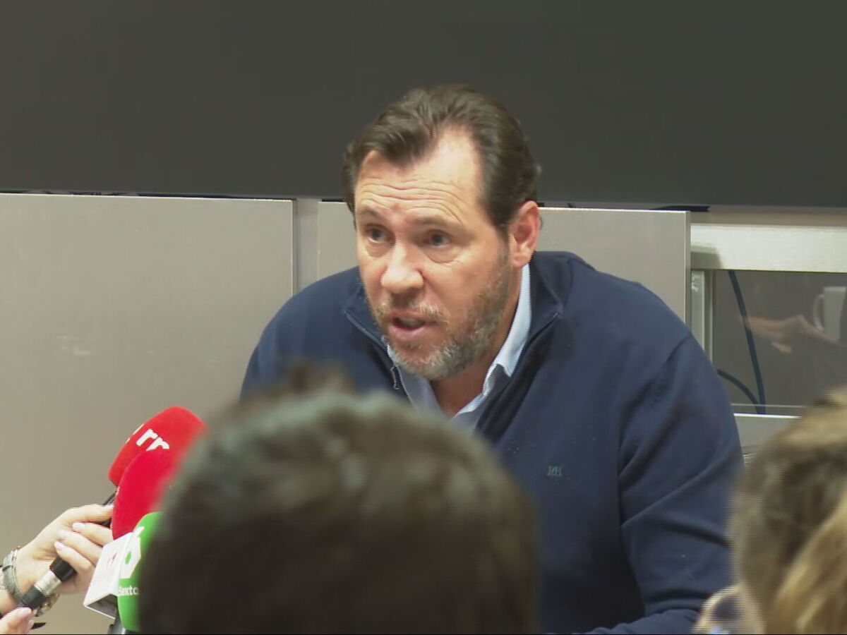 Óscar Puente afirma que el descarrilamiento de Adamuz es "difícil de  explicar": "Es muy extraño"