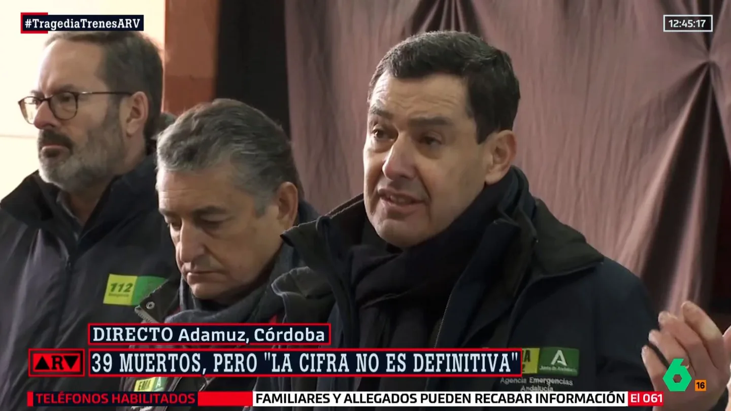 El presidente de la Junta de Andalucía, Juanma Moreno, comparece desde Adamuz El presidente de la Junta de Andalucía, Juanma Moreno, comparece desde Adamuz