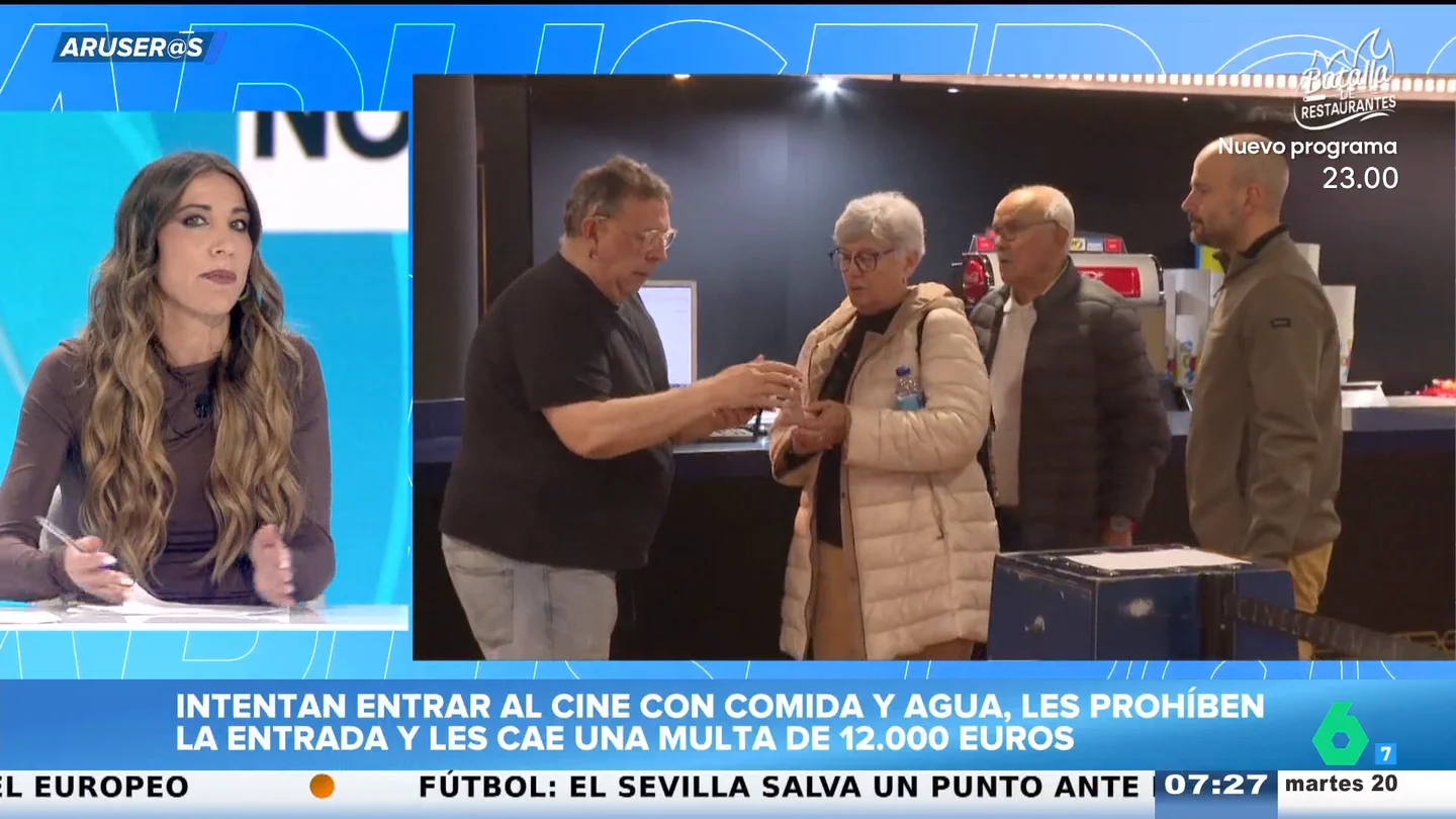 Un cine multado con 12.000 euros por impedir la entrada con comida y bebida del exterior en Andalucía Un cine multado con 12.000 euros por impedir la entrada con comida y bebida del exterior en Andalucía