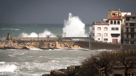 Una fuerte borrasca azota el litoral 