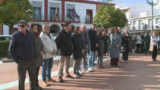 acoge un minuto de silencio en homenaje a los afectados por el accidente de Adamuz acoge un minuto de silencio en homenaje a los afectados por el accidente de Adamuz