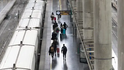 Viajeros en la Estación de Atocha Viajeros en la Estación de Atocha