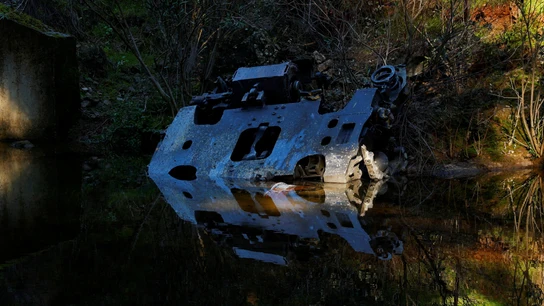Una parte desprendida de accidente ferroviario en Adamuz en un arroyo cercano Una parte desprendida de accidente ferroviario en Adamuz en un arroyo cercano