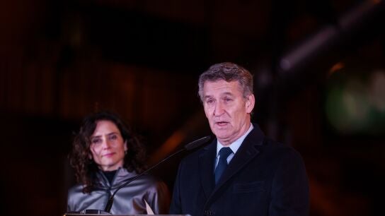 Alberto N&uacute;&ntilde;ez Feij&oacute;o e Isabel D&iacute;az Ayuso durante el acto de conmemoraci&oacute;n del asesinato de Gregorio Ord&oacute;&ntilde;ez