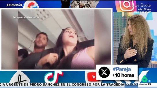 Una pasajera se aferra al brazo de un desconocido en plena turbulencia y el momento se vuelve viral Una pasajera se aferra al brazo de un desconocido en plena turbulencia y el momento se vuelve viral