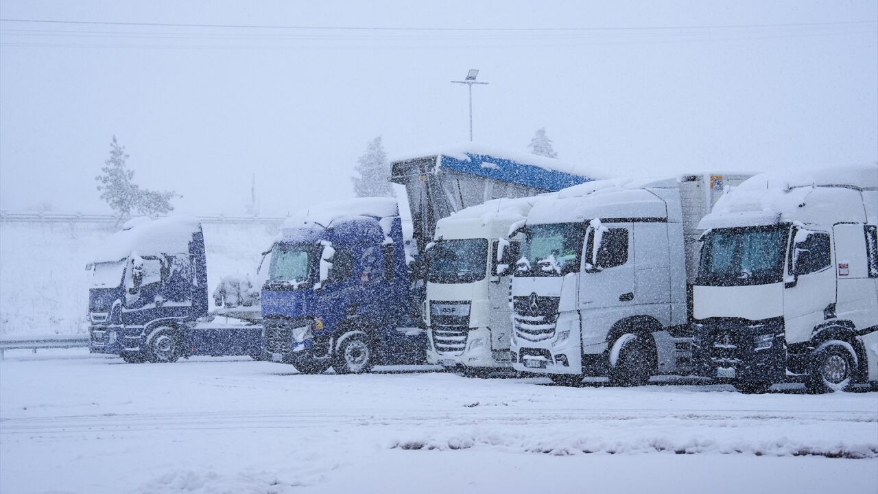 La DGT levanta las restricciones de circulación en varias carreteras tras la actualización de la AEMET sobre la borrasca