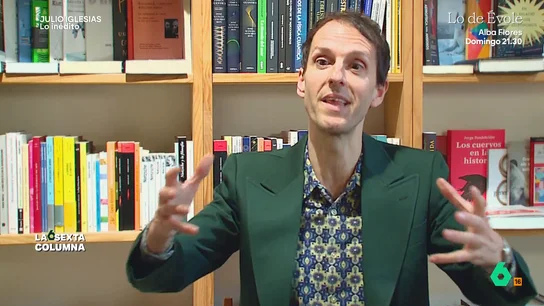 Hans Laguna explica cómo nació el mito de Julio Iglesias: "Su historia era moralmente atractiva para los cánones del franquismo" Siempre se contaba que Julio Iglesias era una figura muy prometedora en el Real Madrid, pero que un accidente de coche hizo que tuviera que colgar las botas y comenzara a cantar. Pero ¿qué hay de cierto en esta historia?