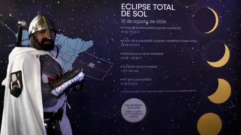 Cartel informativo del eclipse total de sol que tendrá lugar el 12 de agosto de 2026 en la Feria Internacional de Turismo Fitur 2026 Cartel informativo del eclipse total de sol que tendrá lugar el 12 de agosto de 2026 en la Feria Internacional de Turismo Fitur 2026