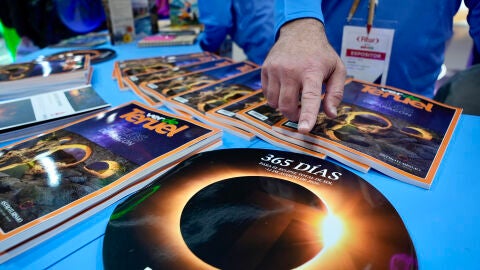 Instalación dedicada al eclipse total de sol que tendrá lugar el 12 de agosto de 2026 en la Feria Internacional de Turismo Fitur 2026