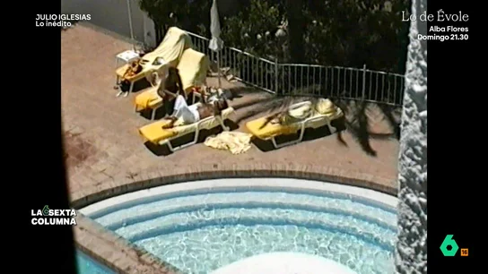 Las excentricidades de Julio Iglesias: de llenar una piscina de hielo a construir una plaza de toros en 40 días El cantante ocupó titulares por un capricho llamativo: cazaron, en su avión privado, varios kilos de frutas y verduras procedentes de Miami que pretendía introducir, de manera clandestina, en República Dominicana.