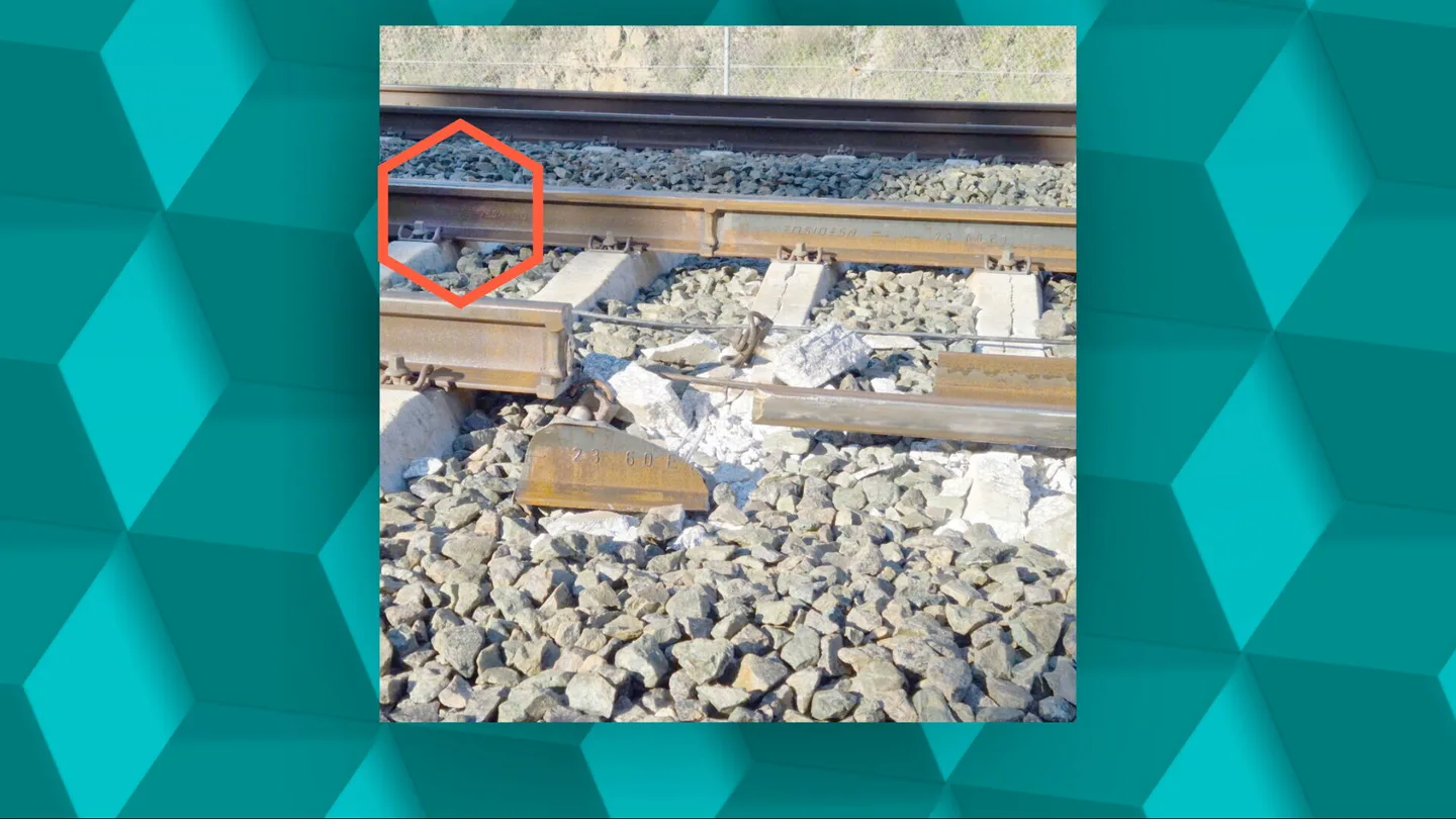 Adif confirma a laSexta que el punto donde se produjo el descarrilamiento tenía partes del tramo original de 1992 Adif confirma a laSexta que el punto donde se produjo el descarrilamiento tenía partes del tramo original de 1992