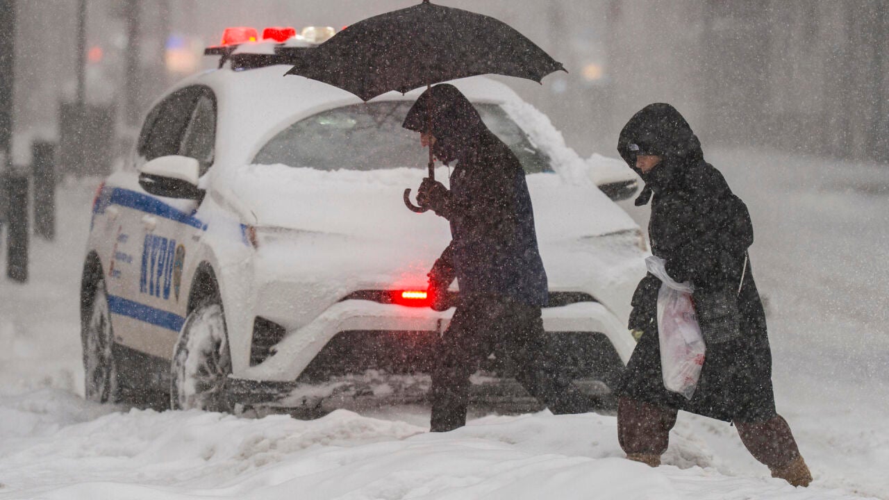 La peligrosa tormenta invernal 'Fern' paraliza EEEU por la nieve y deja al menos 11 muertos