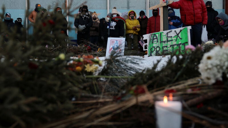 Cientos de personas homenajean a Alex Jeffrey Pretti