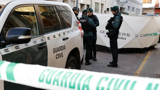 La Guardia Civil se persona este domingo en el lugar donde se ha cometido un asesinato de un menor de 13 años en Sueca. La Guardia Civil se persona este domingo en el lugar donde se ha cometido un asesinato de un menor de 13 años en Sueca.