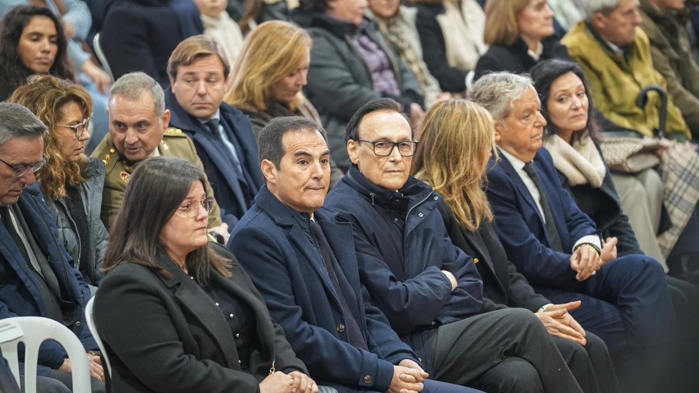 Los consejeros de Justicia, Administración Local y Función Pública, José Antonio Nieto, y de Universidad, Investigación e Innovación, José Carlos Gómez Villamandos, en la misa por las víctimas de Adamuz. Los consejeros de Justicia, Administración Local y Función Pública, José Antonio Nieto, y de Universidad, Investigación e Innovación, José Carlos Gómez Villamandos, en la misa por las víctimas de Adamuz.