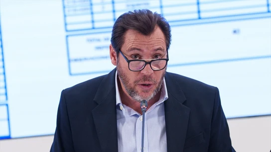 El ministro de Transportes, Óscar Puente, atiende a los medios en una rueda de prensa, en la sede del Ministerio de Transportes. El ministro de Transportes, Óscar Puente, atiende a los medios en una rueda de prensa, en la sede del Ministerio de Transportes.