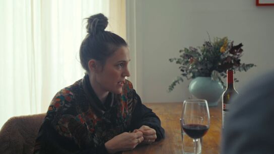 Carla Sim&oacute;n, sobre su nula relaci&oacute;n con las drogas tras la muerte de sus padres de sida: "Siempre he tenido curiosidad de qu&eacute; co&ntilde;o debe ser eso"