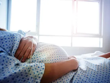 Mujer embarazada en el hospital Mujer embarazada en el hospital