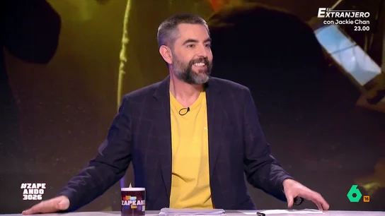 Dani Mateo, al ver el fiestón de cumpleaños de Ester Expósito: "A última hora apareció Rufián vestido de Stitch" La actriz celebró una fiesta estilo old Hollywood para celebrar su 26 cumpleaños. Expósito se rodeó de muchos rostros conocidos como Paco León, Georgina Amorós o Aron Piper.