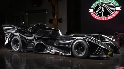 Batmóvil en Marconi Museum Batmóvil en Marconi Museum