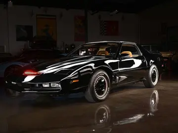 El museo de coches que debes ver antes de morir sí o sí: lleno de Ferrari amarillos, un coche con IA de hace 40 años y el batmóvil más temido por las ZBE El museo de coches que debes ver antes de morir sí o sí: lleno de Ferrari amarillos, un coche con IA de hace 40 años y el batmóvil más temido por las ZBE