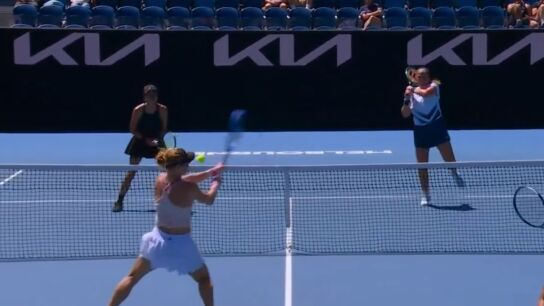 Golpea a su rival en la cara y sonr&iacute;e: la imagen m&aacute;s pol&eacute;mica del Open de Australia