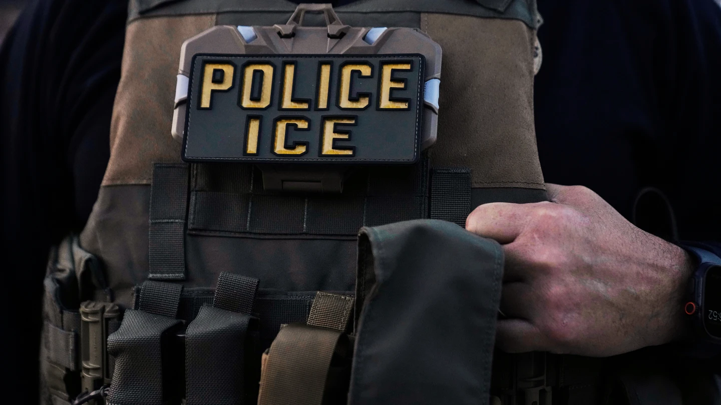 Un agente del ICE en una imagen de archivo. Un agente del ICE en una imagen de archivo.