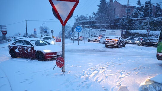 Vista de las calles de Torrelodones, Madrid, cubiertas de nieve