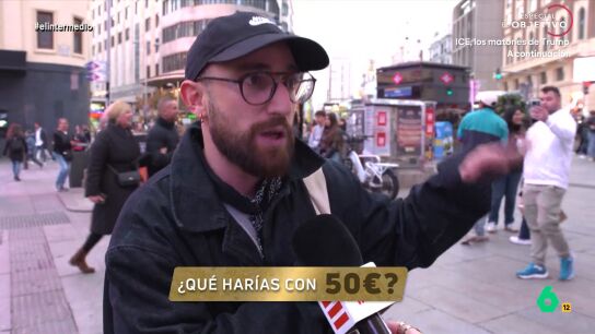 El Intermedio ha salido a la calle para preguntar a la gente si suelen ahorrar o, en cambio, son m&aacute;s de gastar. Adem&aacute;s, les han preguntado qu&eacute; har&iacute;an si les dieran 50 euros. 