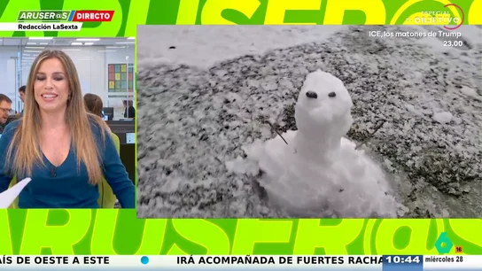 Paula del Fraile hace un muñeco de nieve en las instalaciones de Atresmedia: "Me ha salido regular" Paula del Fraile hace un muñeco de nieve en las instalaciones de Atresmedia: "Me ha salido regular"