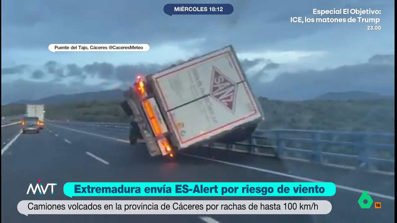 Las impactantes imágenes de los efectos del viento en Extremadura que obliga a mandar un ES-Alert por rachas de hasta 150 kilómetros hora