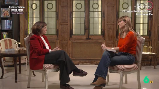 Ana Santos habla del desprecio a las escritoras en la historia: "Decían que si una mujer escribía, a lo mejor era un hombre o un engendro" Ana Santos, ganadora del Premio Espasa de Ensayo 2025, analiza con Sandra Sabatés el papel de la mujer en la historia de la literatura y manda un mensaje a las nuevas generaciones: "En la Guerra Civil se pensó que no se iba a perder lo alcanzado y se perdió".