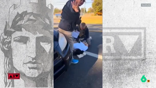 El desgarrador llanto de un menor al grabar al ICE deteniendo a su madre cuando iban al colegio en coche El desgarrador llanto de un menor al grabar al ICE deteniendo a su madre cuando iban al colegio en coche