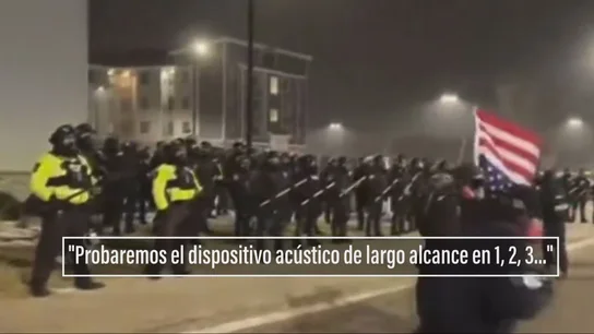 Los agentes del ICE utilizan el LRAD durante una manifestación en Minneapolis. Los agentes del ICE utilizan el LRAD durante una manifestación en Minneapolis.