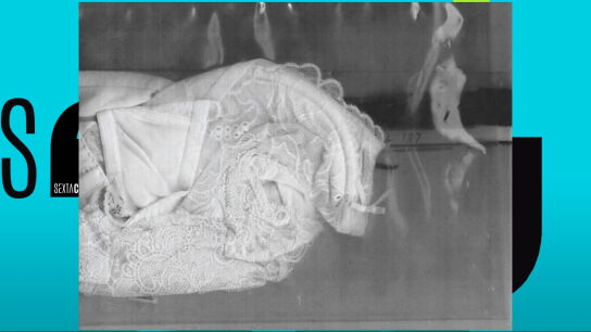 Varios sujetadores en una de las imágenes del caso Epstein desclasificada este viernes.