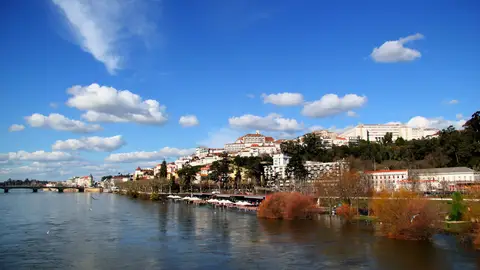 Río Mondego a su paso por Coimbra Río Mondego a su paso por Coimbra