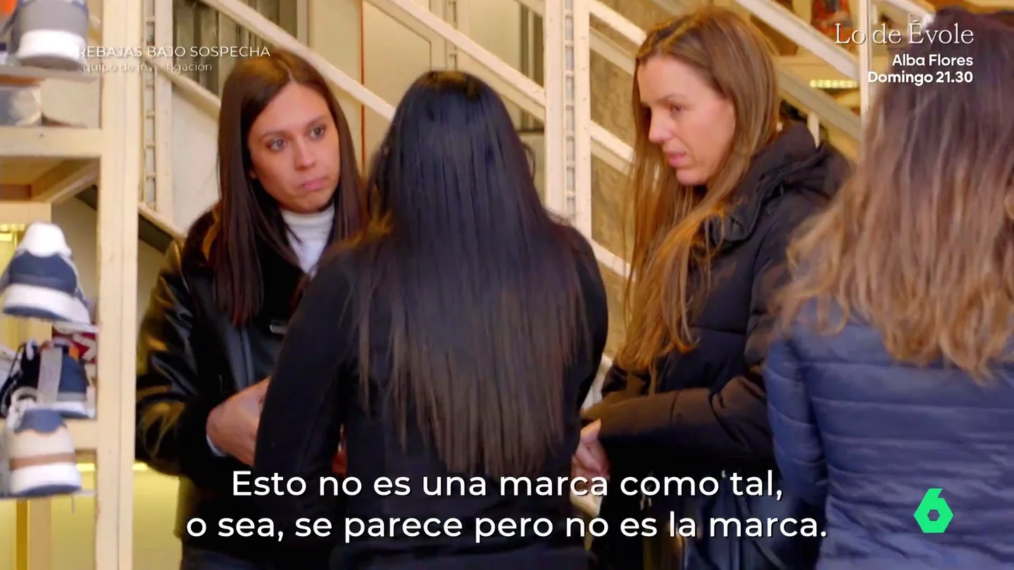 Una trabajadora reconoce que en su tienda se venden imitaciones: "Jamás hemos tenido un reclamo" Una trabajadora reconoce que en su tienda se venden imitaciones: "Jamás hemos tenido un reclamo"