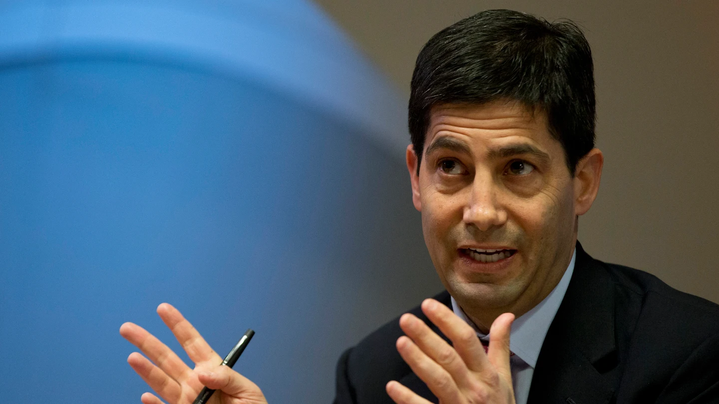 Kevin Warsh interviene durante un acto Kevin Warsh interviene durante un acto