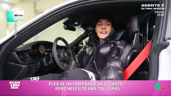 Plex recibe un Porsche y se da cuenta de que no entra: "Te compras un deportivo y tienes los mismos problemas que con un 600" Plex tiene nuevo coche: un Porsche deportivo en el que que, al mostrar su interior, descubre que no cabe. Pero lo que da "mal rollo" a Dani Mateo es que lo primero que se vea dentro del deportivo sea un extintor.