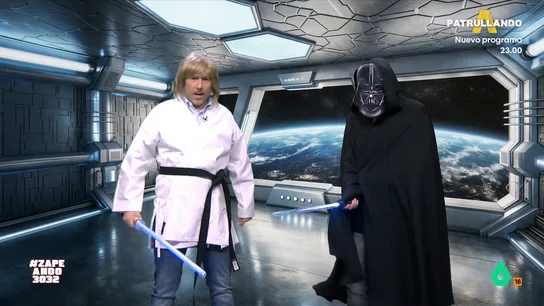 Zapeando 'accede' en exclusiva a la parodia de 'La Guerra de las Galaxias' de 'Pajares' y 'Esteso', en vídeo Dani 'Vader' e Iñaki 'Skywalker' se enfrentan dentro de la siniestra 'Estrella de la Suerte'. No te pierdas la divertida parodia de Zapeando en el vídeo principal.
