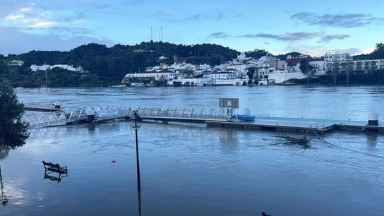 El río Guadiana a su paso por Sanlúcar de Guadiana. El río Guadiana a su paso por Sanlúcar de Guadiana.