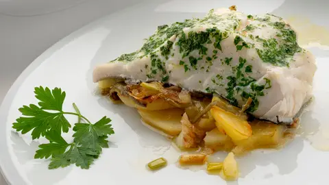 Bacalao fresco con patatas panadera Bacalao fresco con patatas panadera