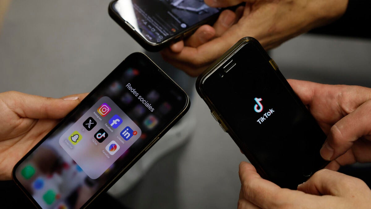 Grecia prohibirá el acceso a las redes sociales a todos los menores de 15 años