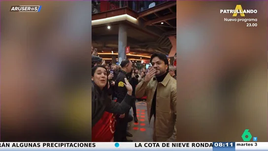 Luis Fonsi improvisa una clase de salsa en un centro comercial de Alcobendas para promocionar 'Cambiaré' Luis Fonsi improvisa una clase de salsa en un centro comercial de Alcobendas para promocionar 'Cambiaré'